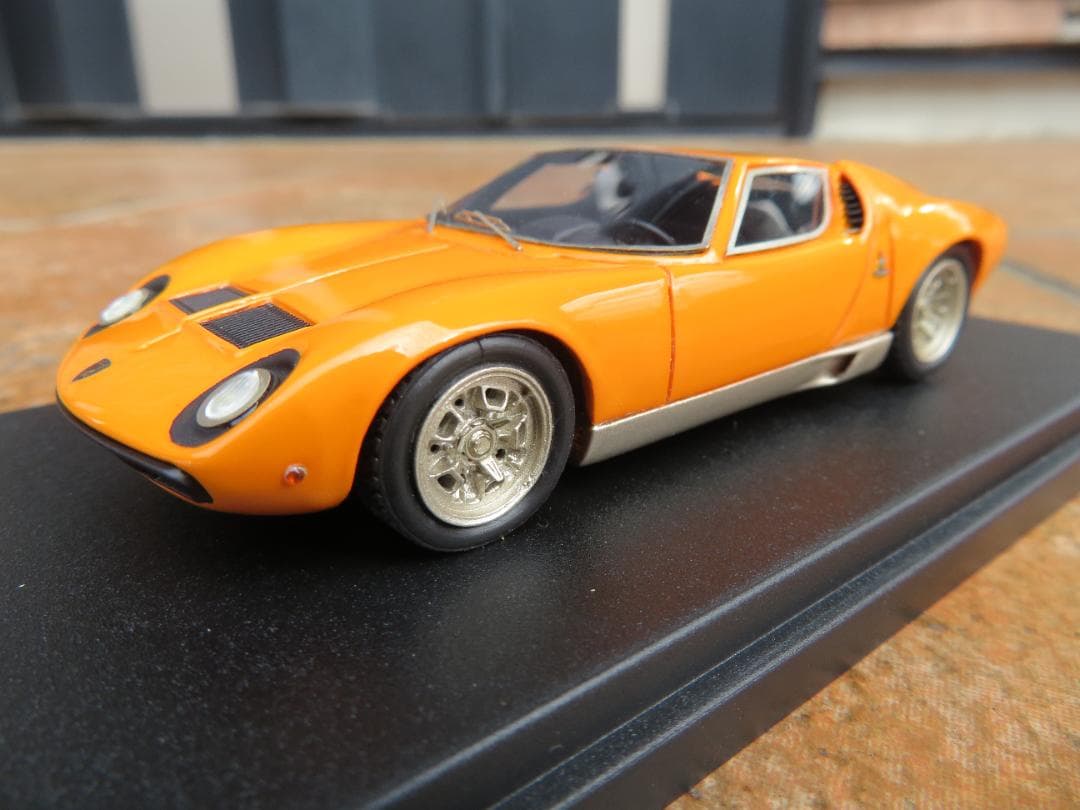 MR社製　1/43　ランボルギーニミウラSV