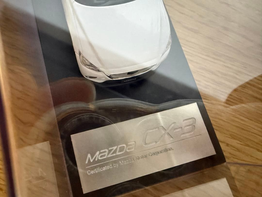 ミニカー1/43　マツダ　CX-3 ディーラー ふモデルカー カラーサンプル 白