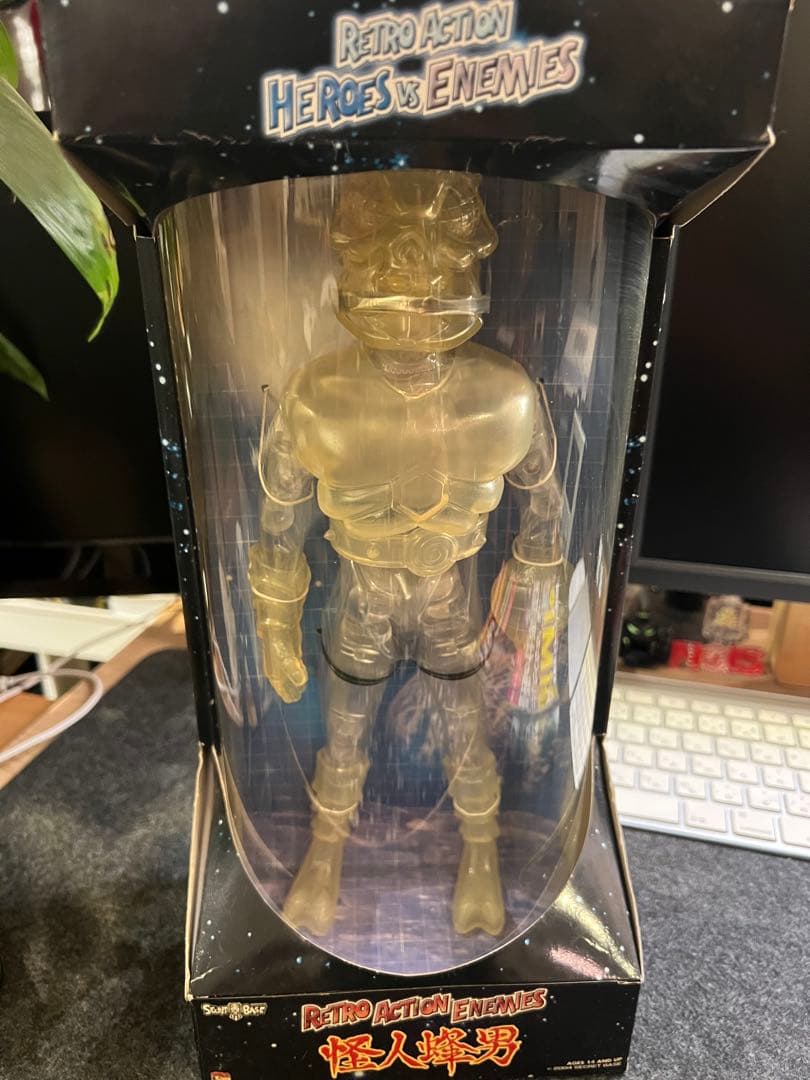 Retro Action Heroes vs Enemies 怪人蜂男　限定品