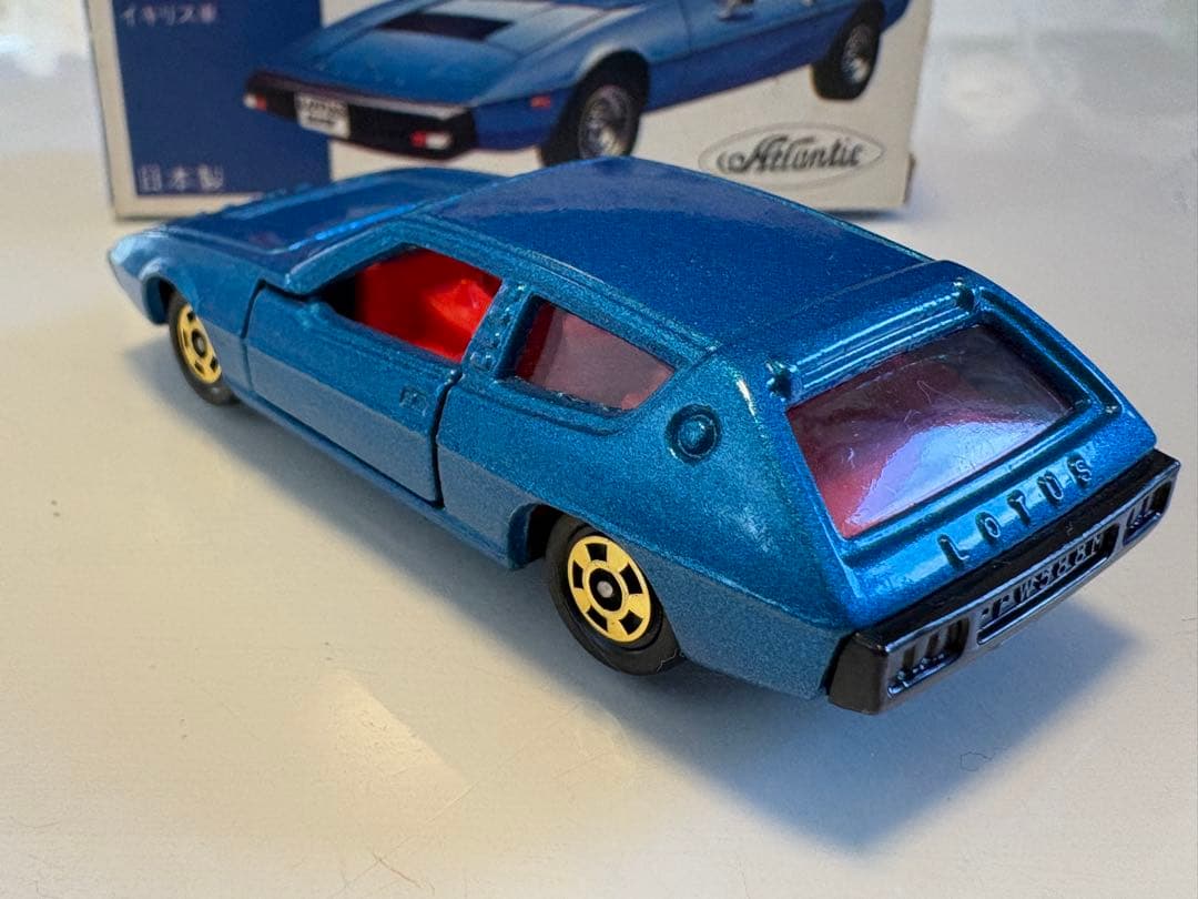 トミカ　輸出　濃いブルー　ロータスエリート　日本製　青箱　日本製　※比較画像有り