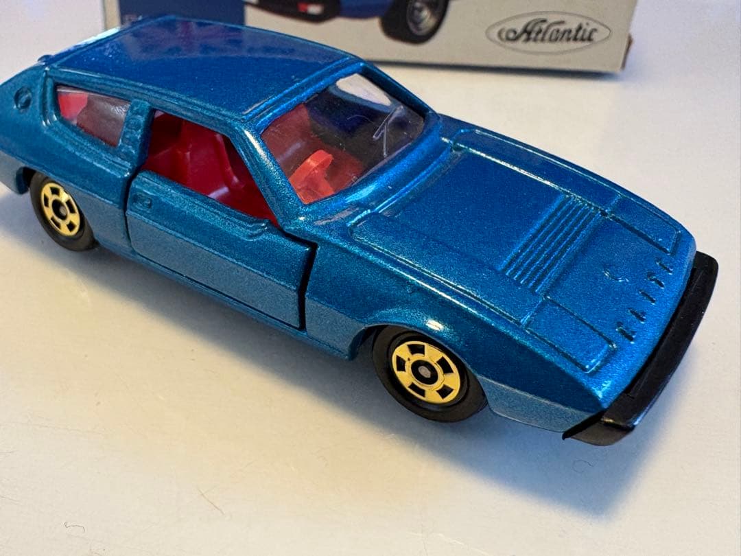 トミカ　輸出　濃いブルー　ロータスエリート　日本製　青箱　日本製　※比較画像有り