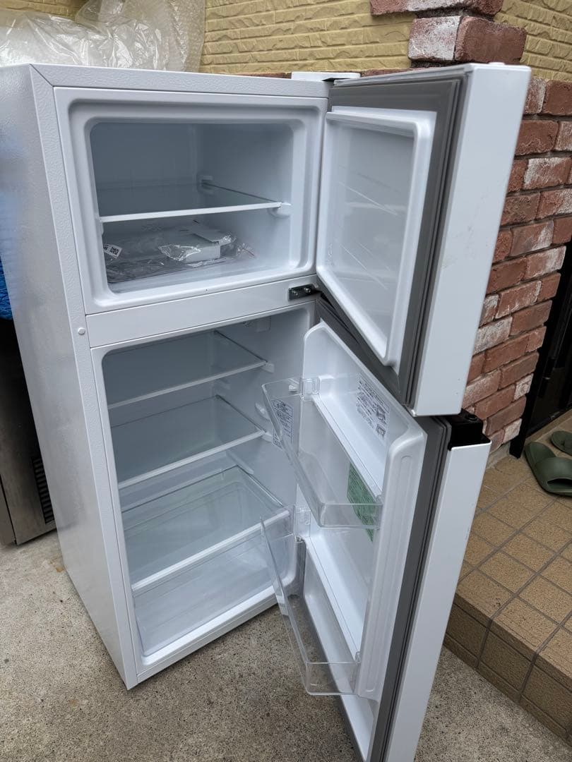 【2025年製】 ほぼ未使用ハイセンス 冷蔵庫HR-B12HW 容量124L