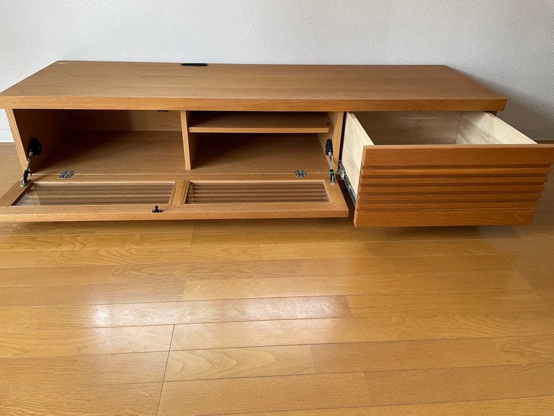 BRUNCH 木製スリットデザインテレビボード