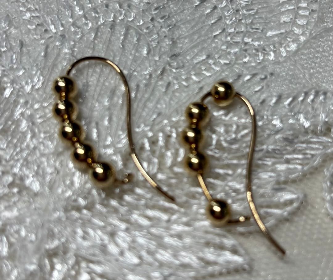 ココシュニック中空ボールフープピアス