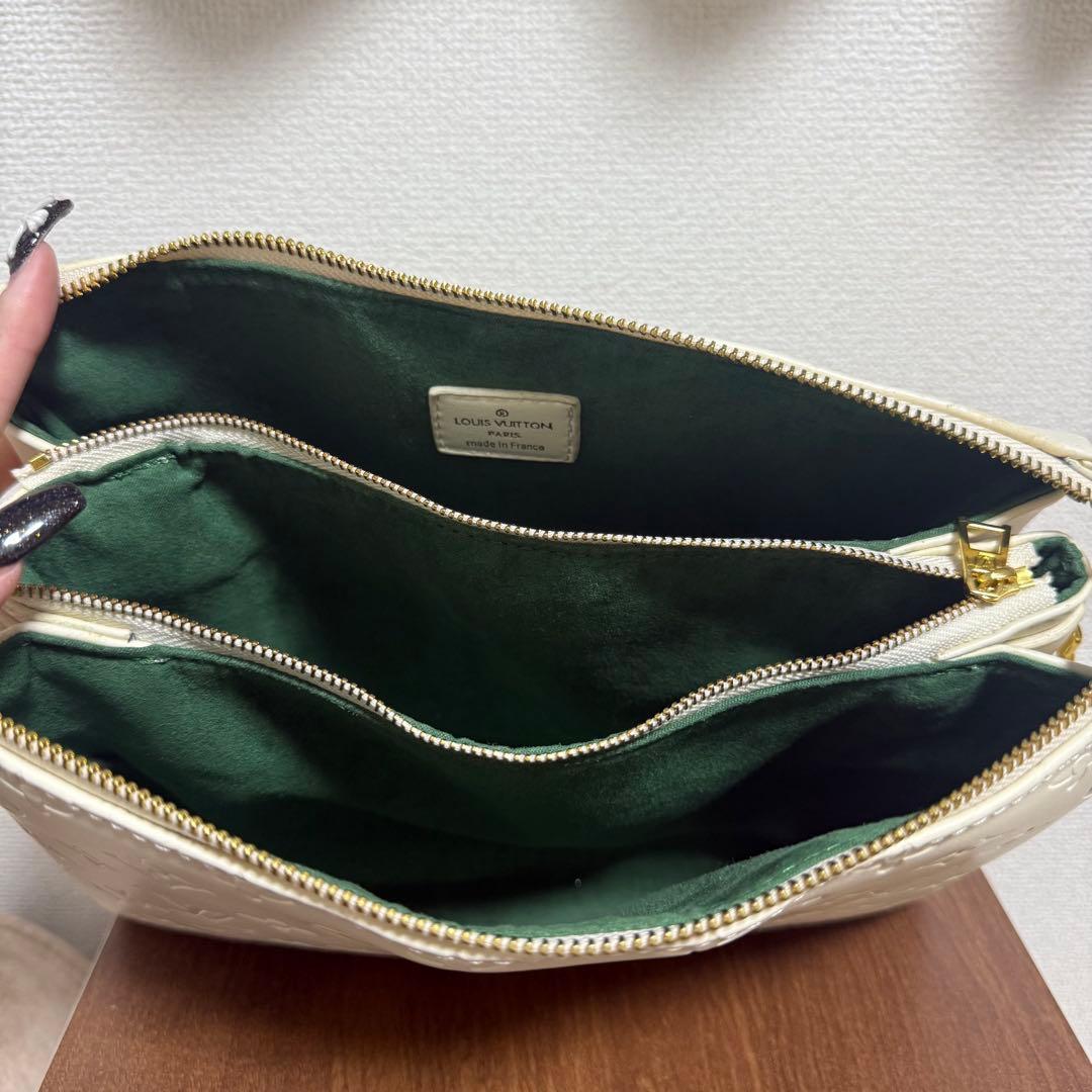 Louis Vuitton ホワイトショルダーバッグ