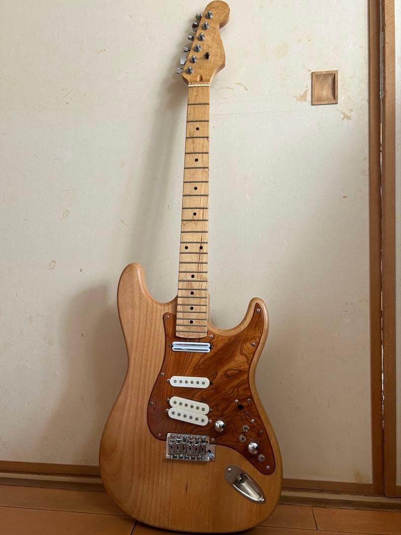 【美品】ストラト エレキギター ハムバッカー HSS構成 【カスタム】