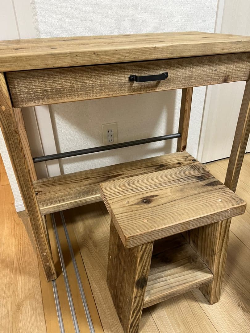 天然木デスクとスツールセット