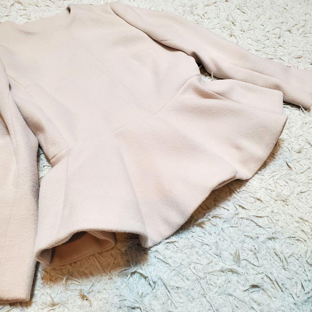 美品 近年モデル 完売JENNE ジェンヌ　ホワイト ペプラムコート Sサイズ