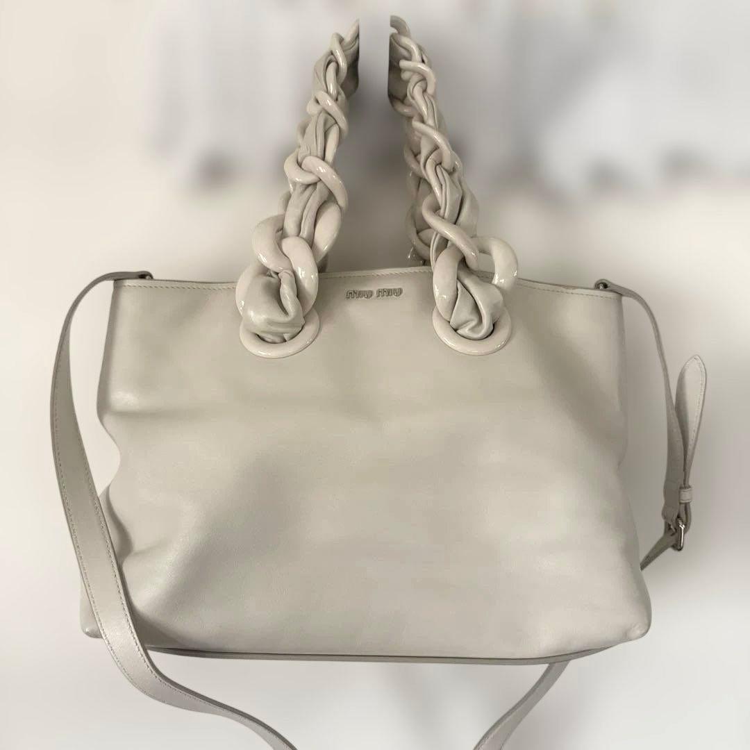 MIUMIU ミュウミュウ　レザーハンドバッグ 白