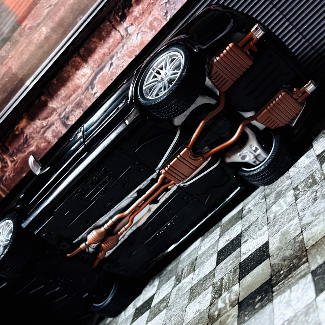 ディーラー特注 1/18 ミニチャンプス アウディ RS4 (B7)