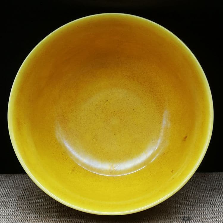 明弘治黄釉彫龍鳳呈祥紋茶碗 景徳鎮 陶磁器 装飾品 工芸品 美術品 置物