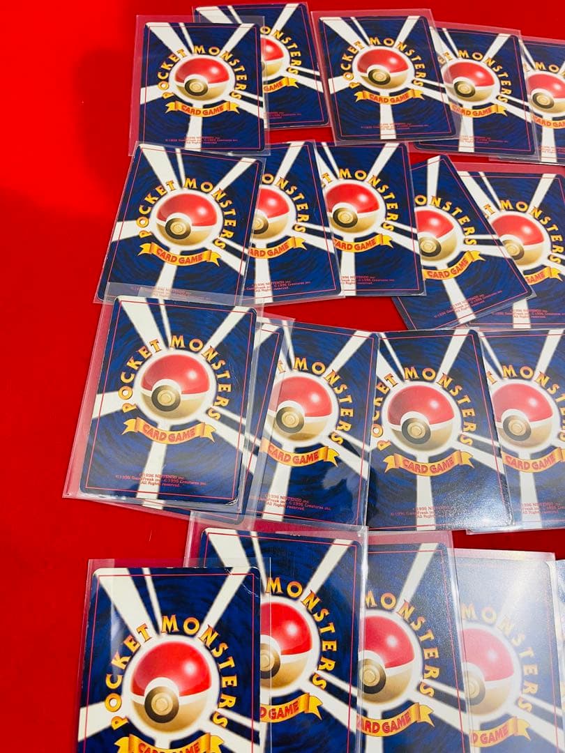 ポケモンカード　旧裏　まとめ売り　ピカチュウ　コイキング　キラ　他　100枚以上