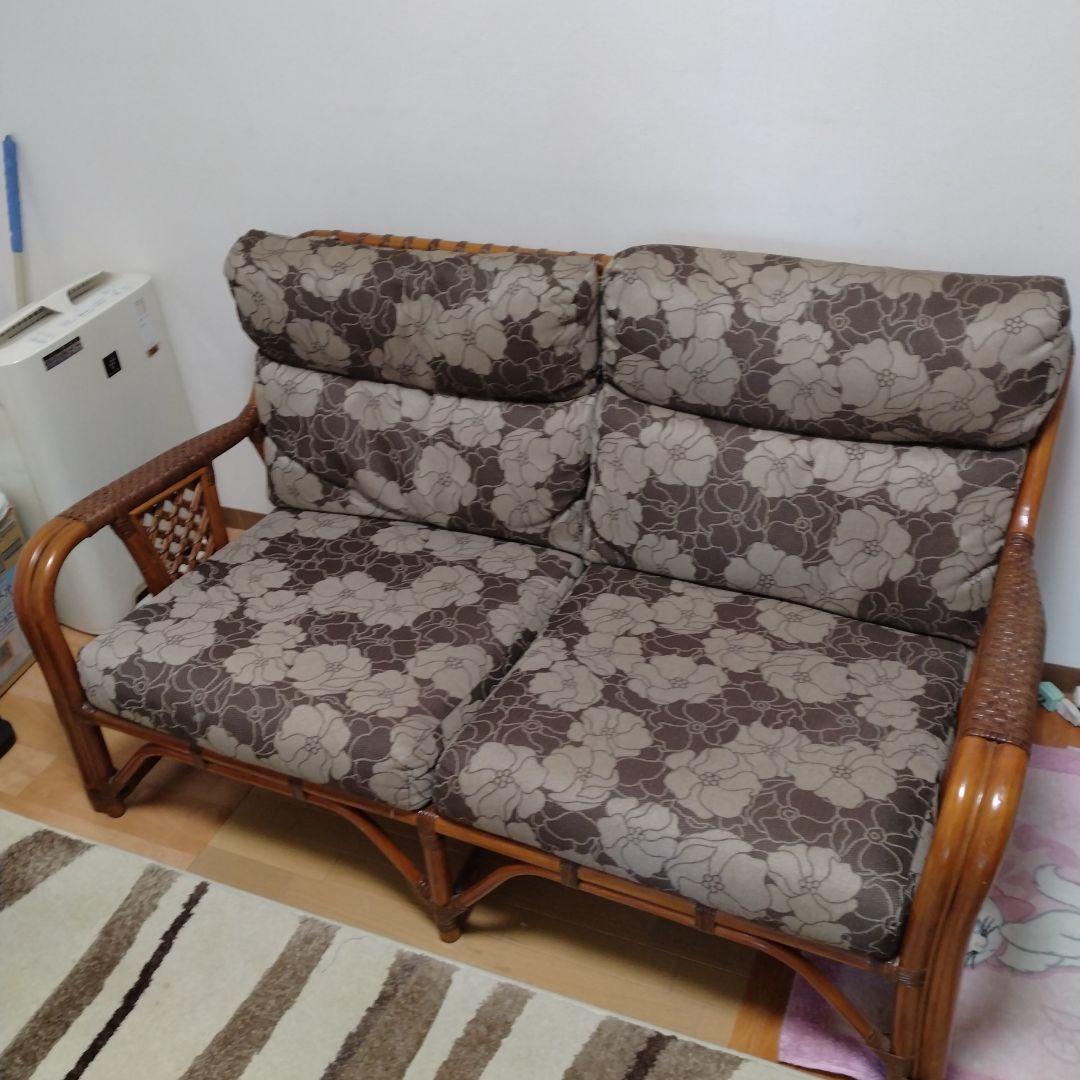 ラタン製花柄2人掛けソファ