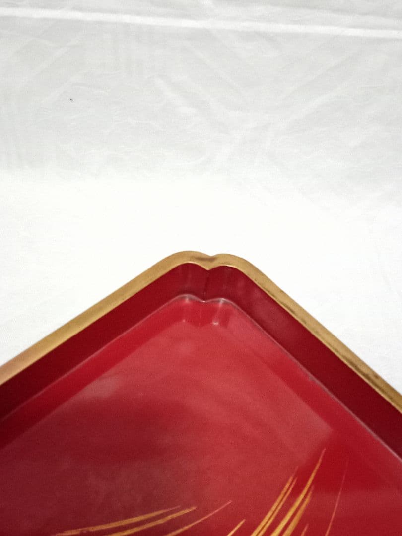 古い お膳 金彩 木製 四足 鶴亀柄 朱塗 漆器 アンティーク