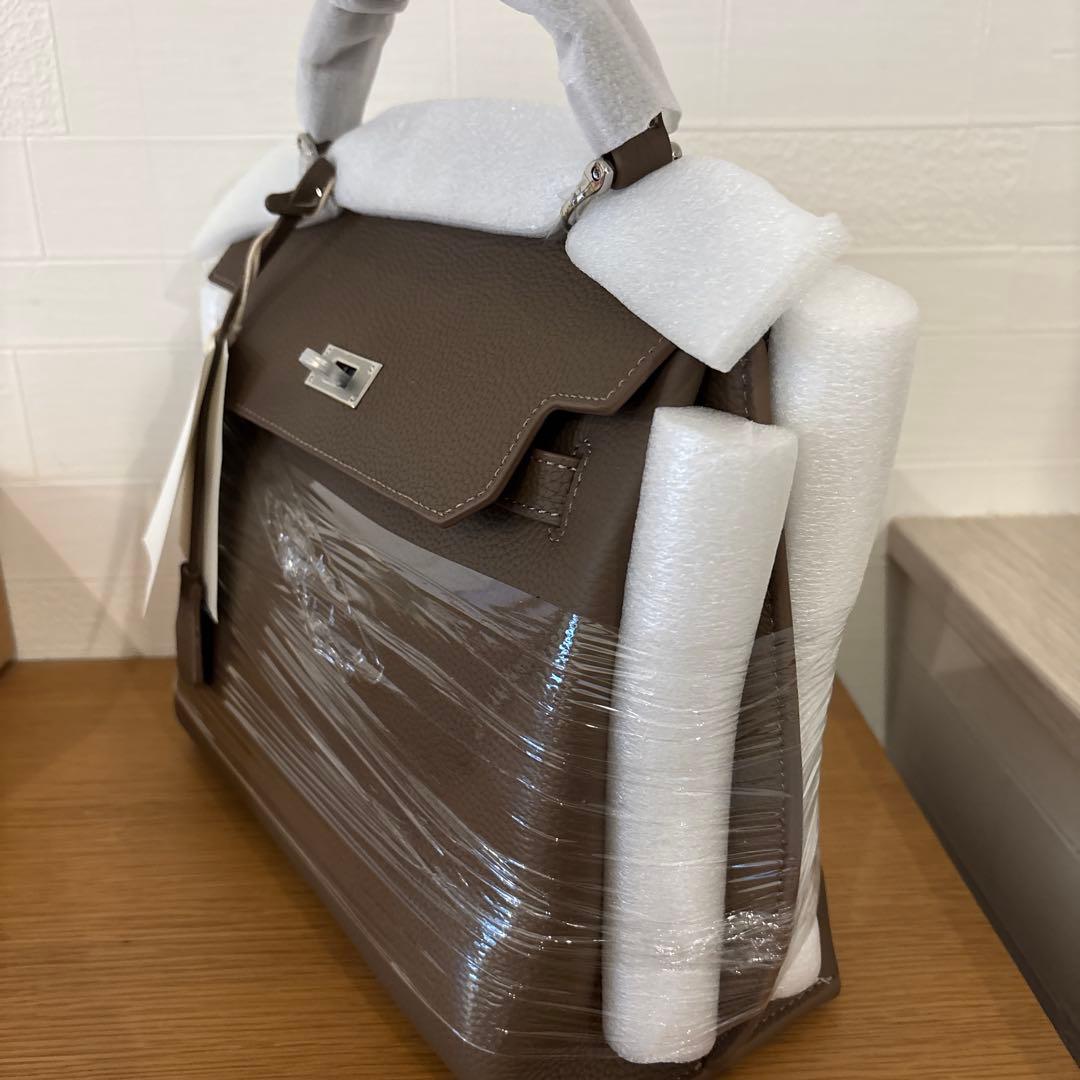 キキ☆　新品 Mサイズ　GYPSOPHILA 2WAYスクエアレザーバッグ