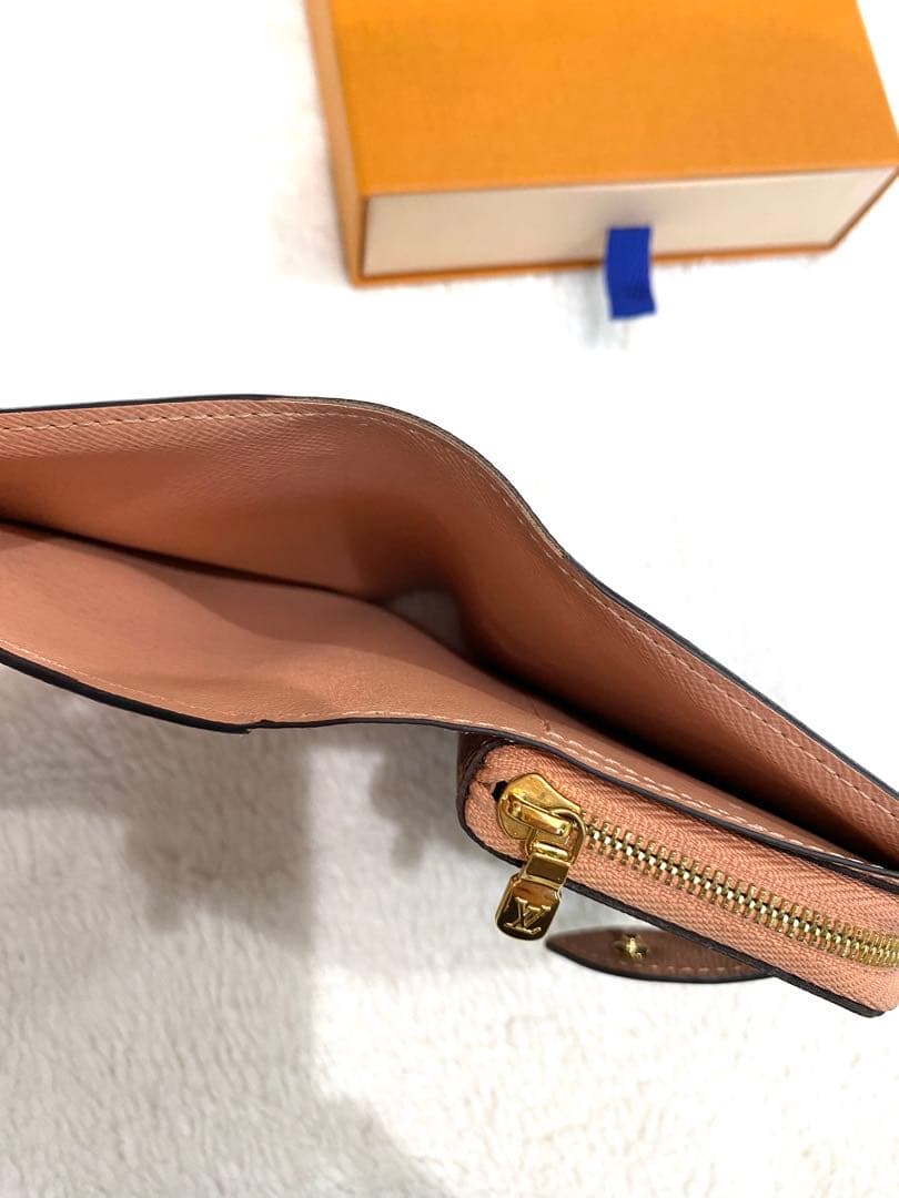 ルイヴィトン ポルトフォイユジュリエット　 二つ折り財布　ピンク