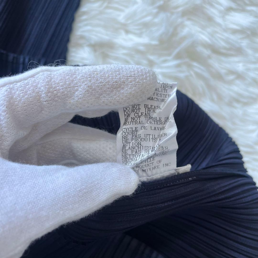 【極美品】プリーツプリーズ イッセイミヤケ タンクトップ ネイビー サイズ3