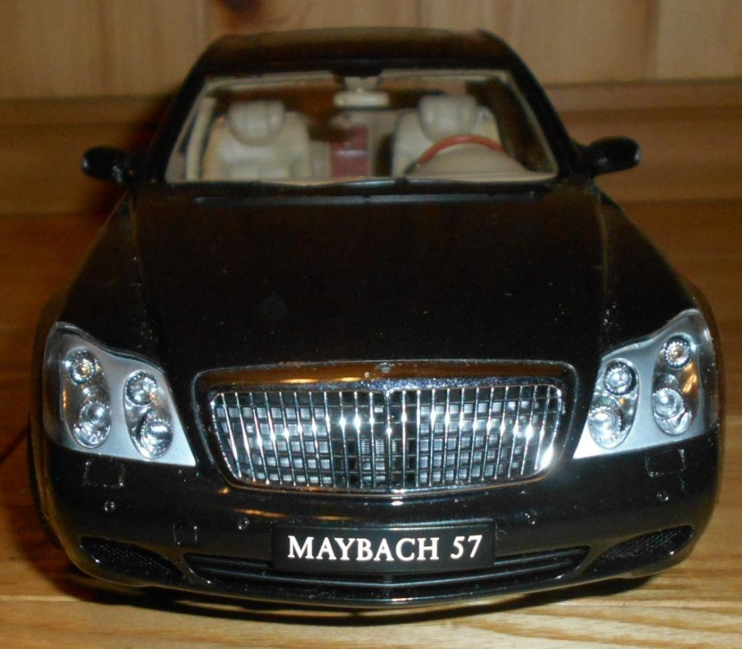 オートアート　1/18　マイバッハ　５７　本体のみ
