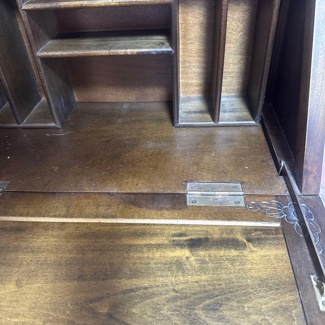 木製ライティングビューロー 彫刻入り