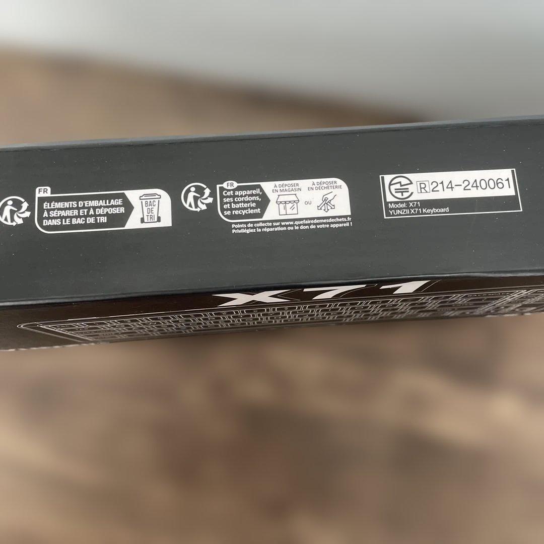 12638 YUNZII X71 メカニカルゲーミングキーボード　ライトブルー