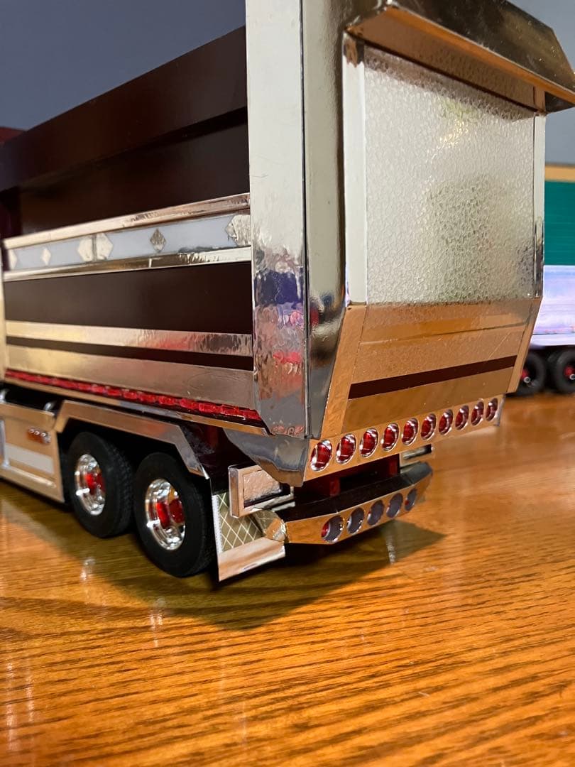 プロフィア、デカ箱ダンプ、デコトラ、完成品1／32