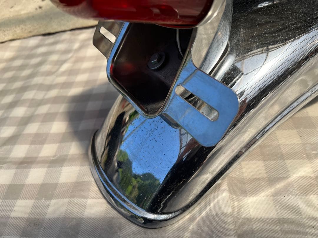 スズキ　GN125H 純正テールランプ　台座　リアフェンダー付き