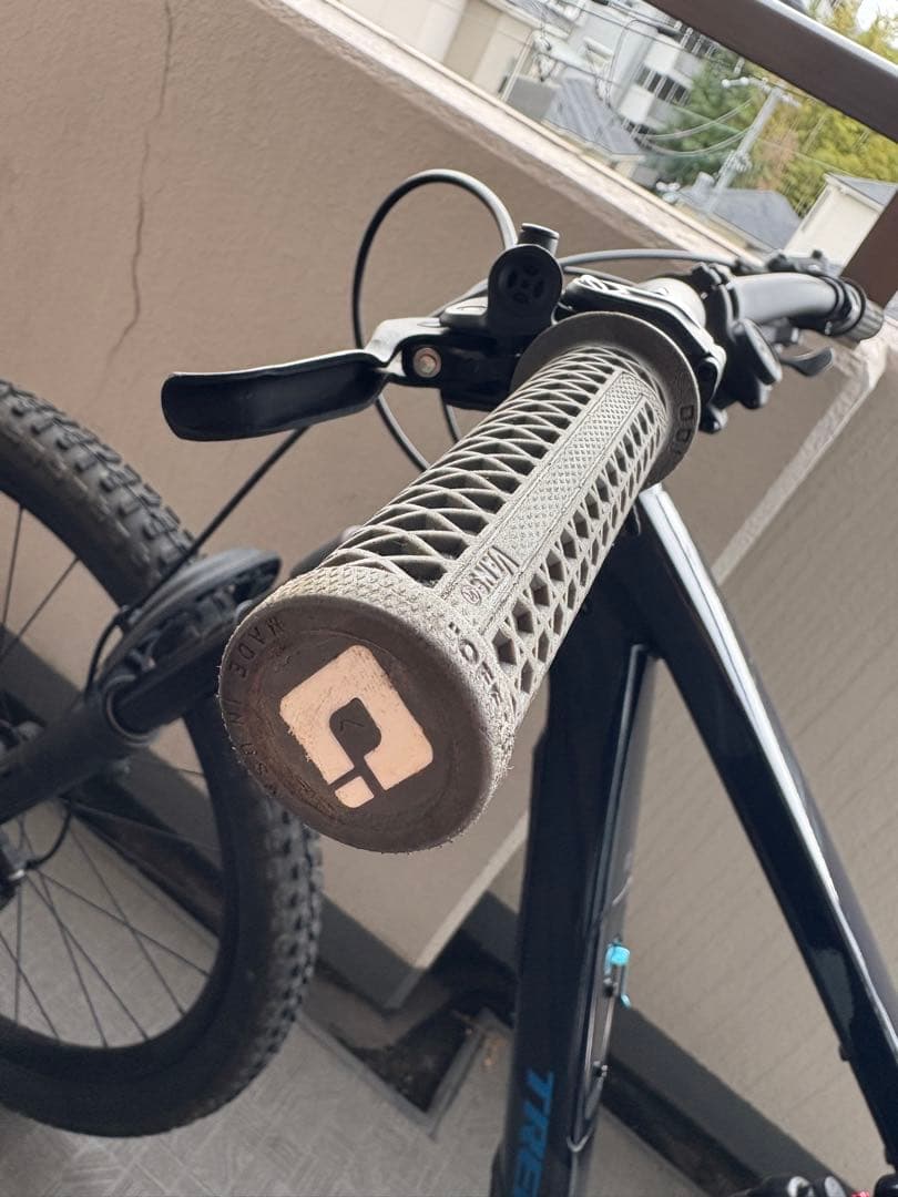 自転車本体 TREK SLASH8 GEN6 2024