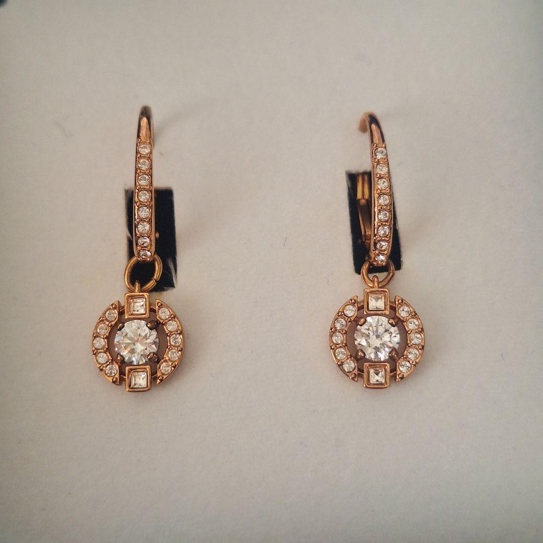 スワロフスキー Swarovski ピアス