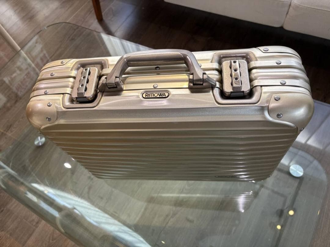 劇レア☆ゴールド☆RIMOWA　ジェラルミン２３Ｌ　ドイツ製アタッシュケース