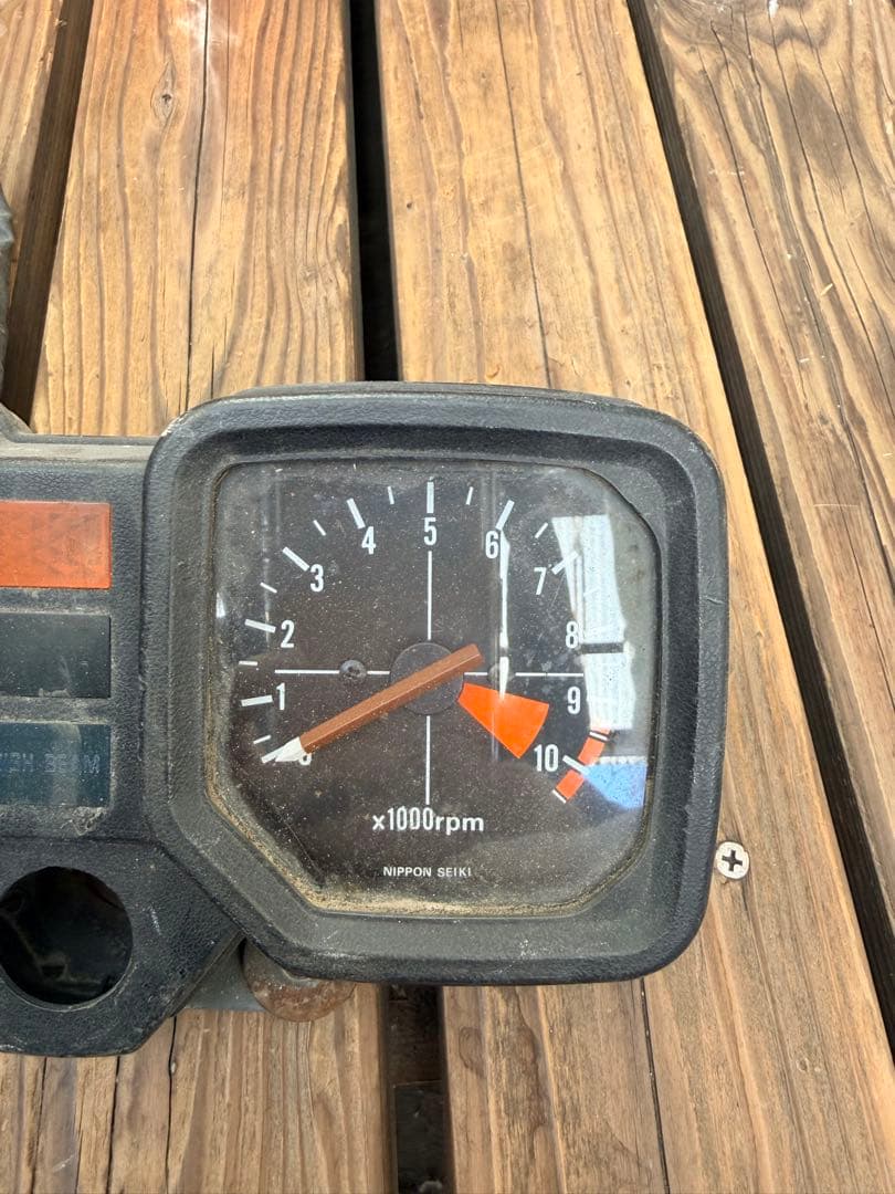 ホンダのCB250RSのメーターパネル