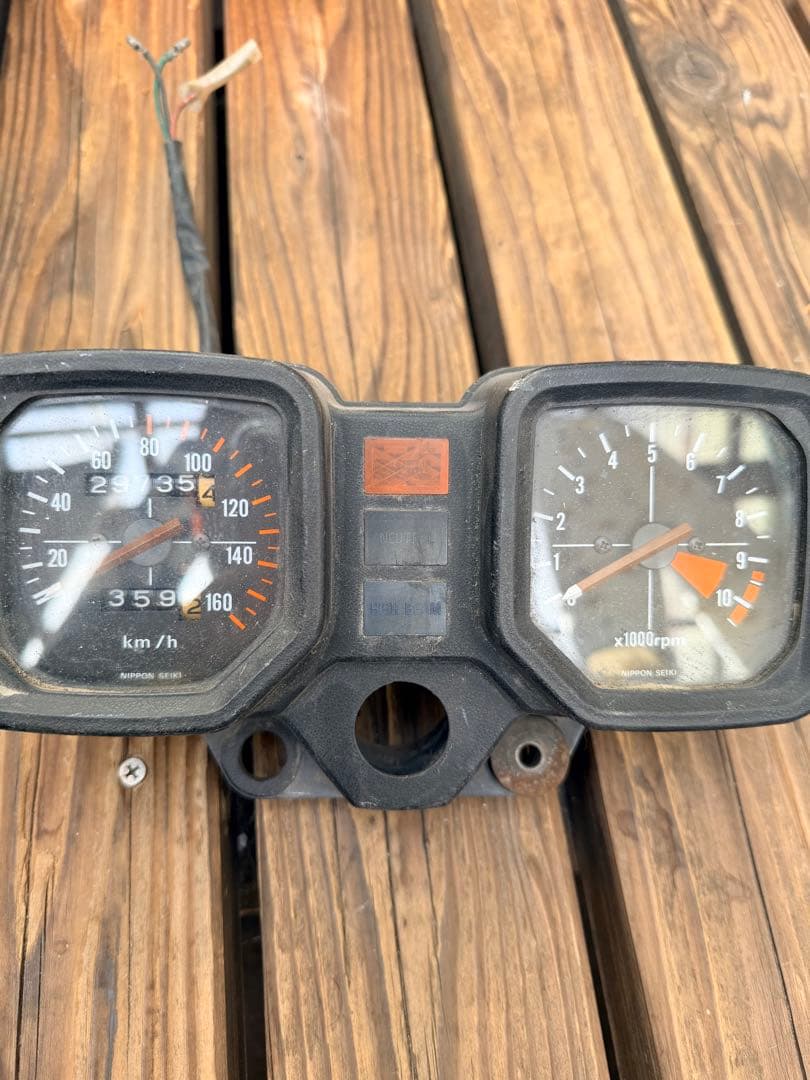 ホンダのCB250RSのメーターパネル