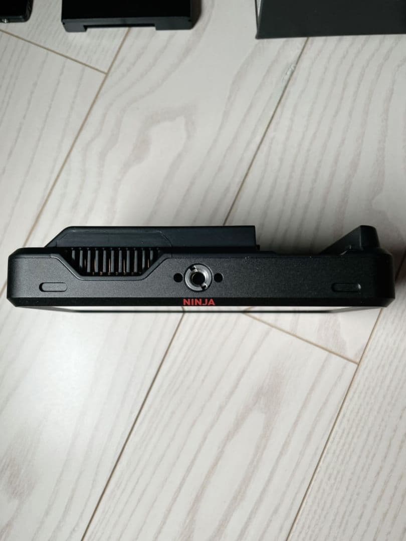 【ATOMOS】Ninja V モニターセット_SSD、専用HDMIケーブル付き