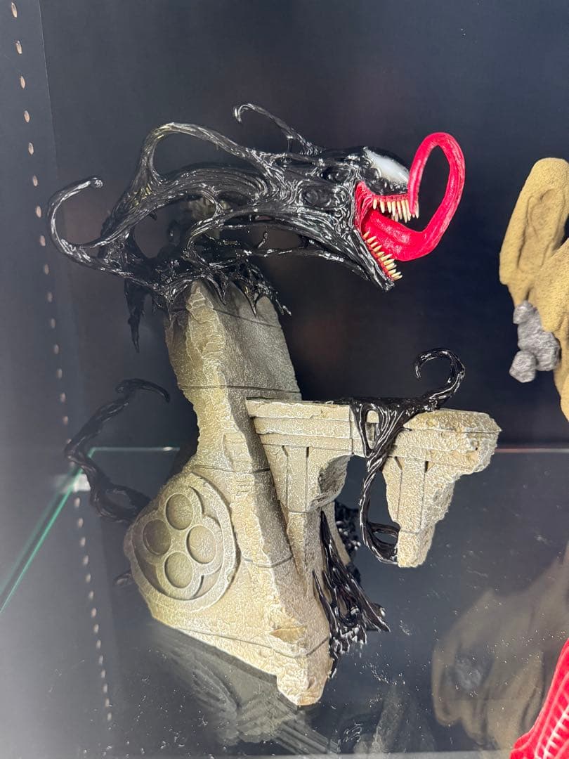 ホットトイズスパイダーマン カスタムフィギュアセット(台座、シンビオート付き)