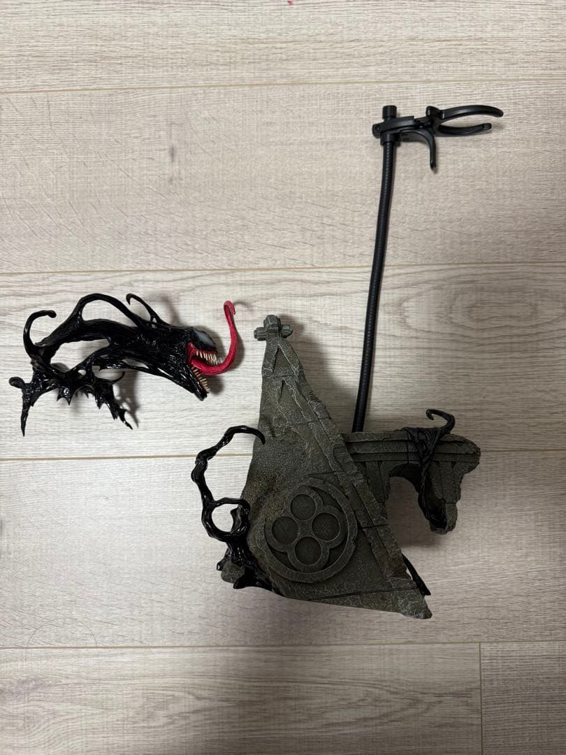 ホットトイズスパイダーマン カスタムフィギュアセット(台座、シンビオート付き)