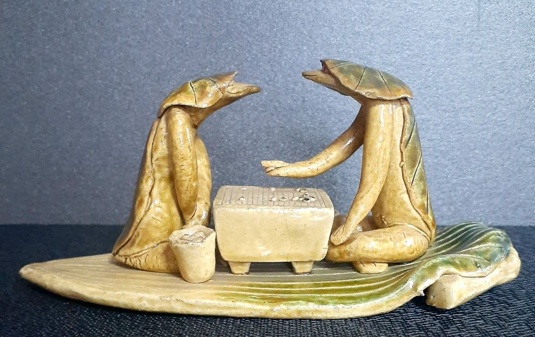 【珍品】時代物　織部焼　織部釉　河童(カッパ)の囲碁打　飾り物　オブジェ　置物