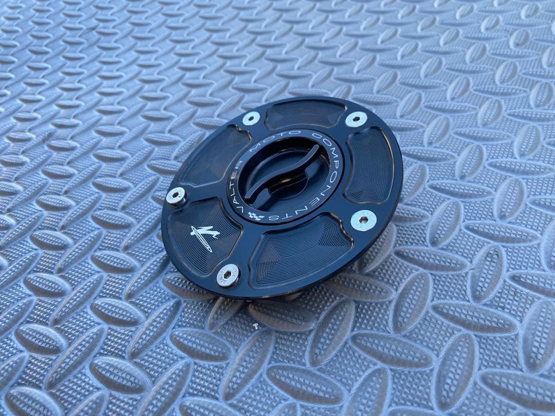 とも バルターモト タンクキャップ ZX6R ニンジャ バイク