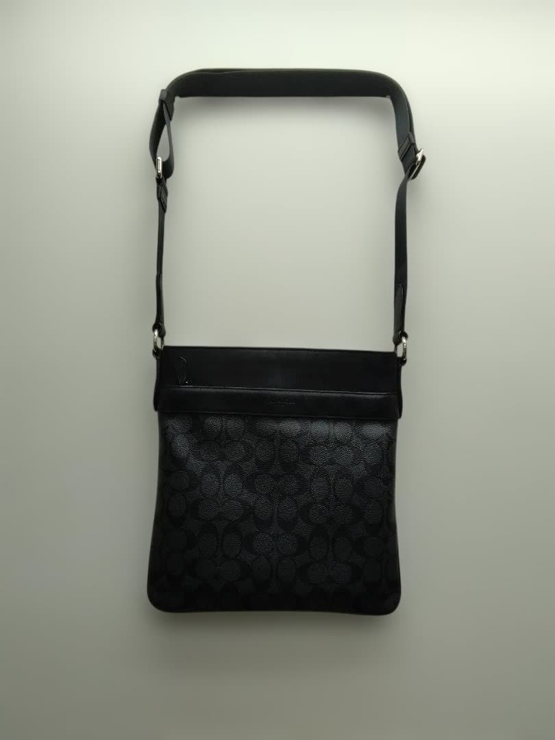 COACH ブラック ショルダーバッグ