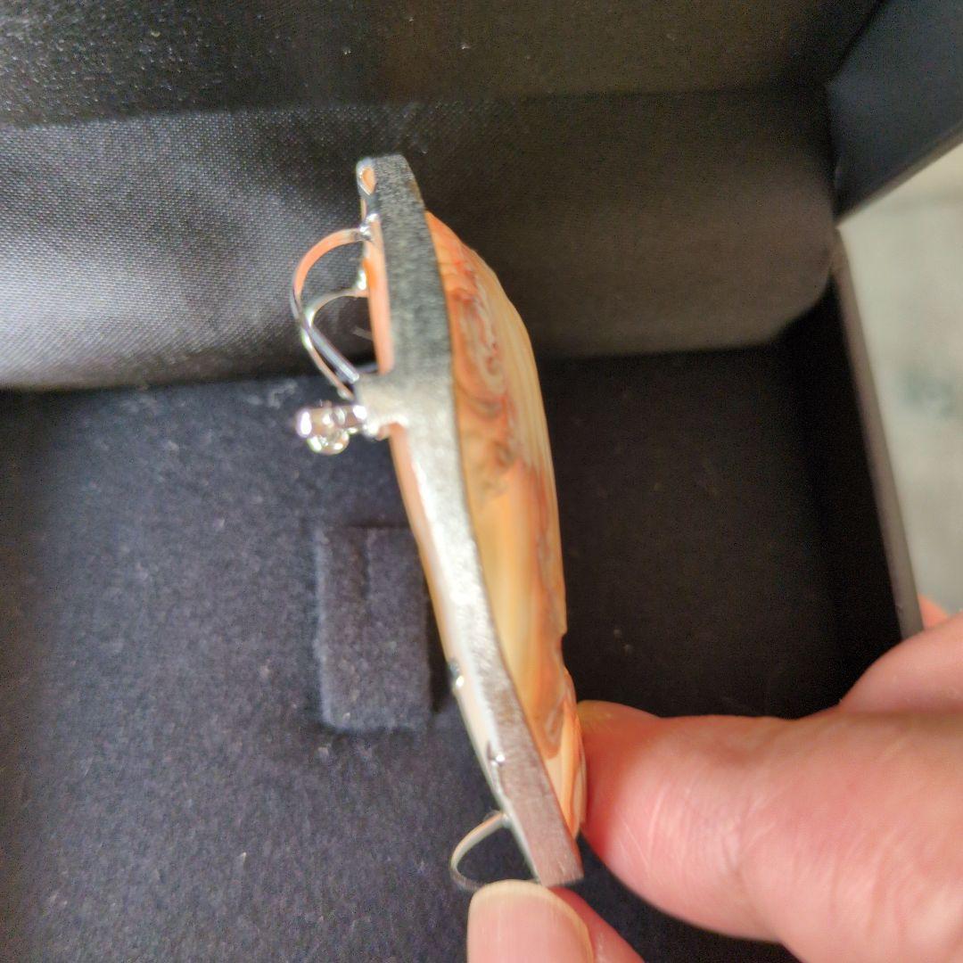 シェルカメオブローチ(作家物）ジュゼッペ・テソリエーレ作