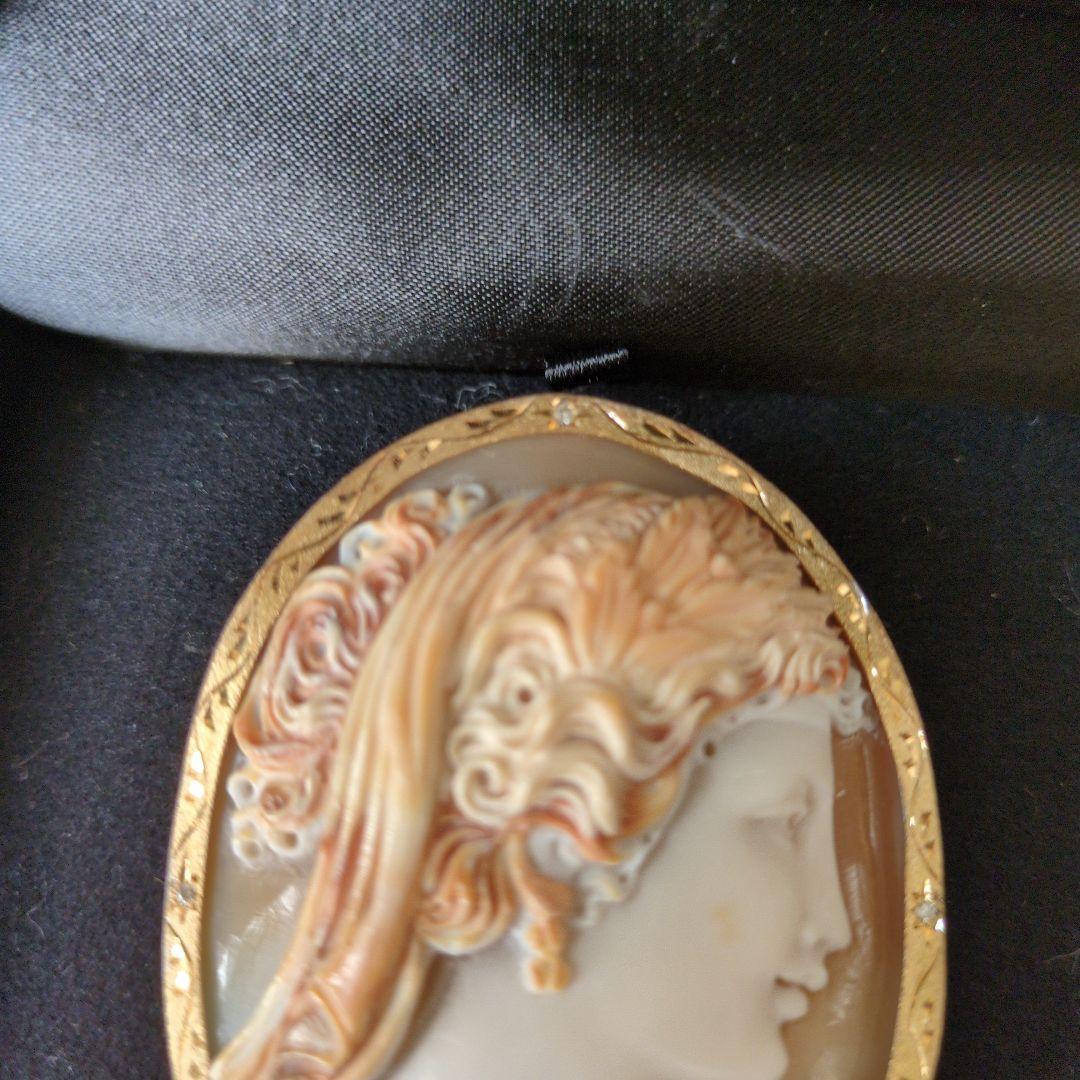 シェルカメオブローチ(作家物）ジュゼッペ・テソリエーレ作