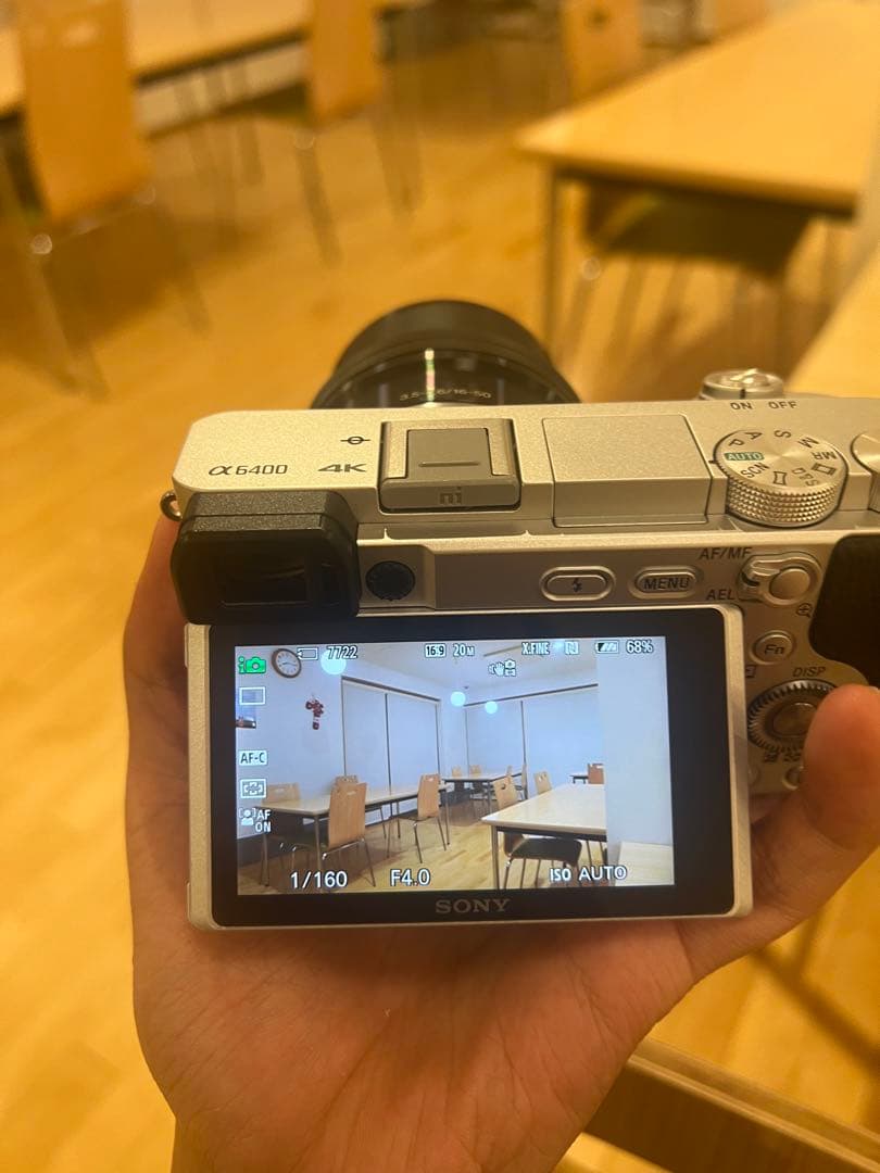 SONYα6400シルバーボディ+16-50mmレンズキット美品➕メモリーカード