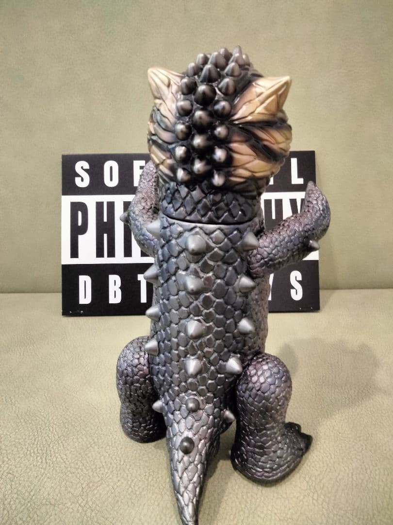 ソフビ　DBTHTOYS　涅槃怪獣ニルヴァ　izumonster　安楽安作