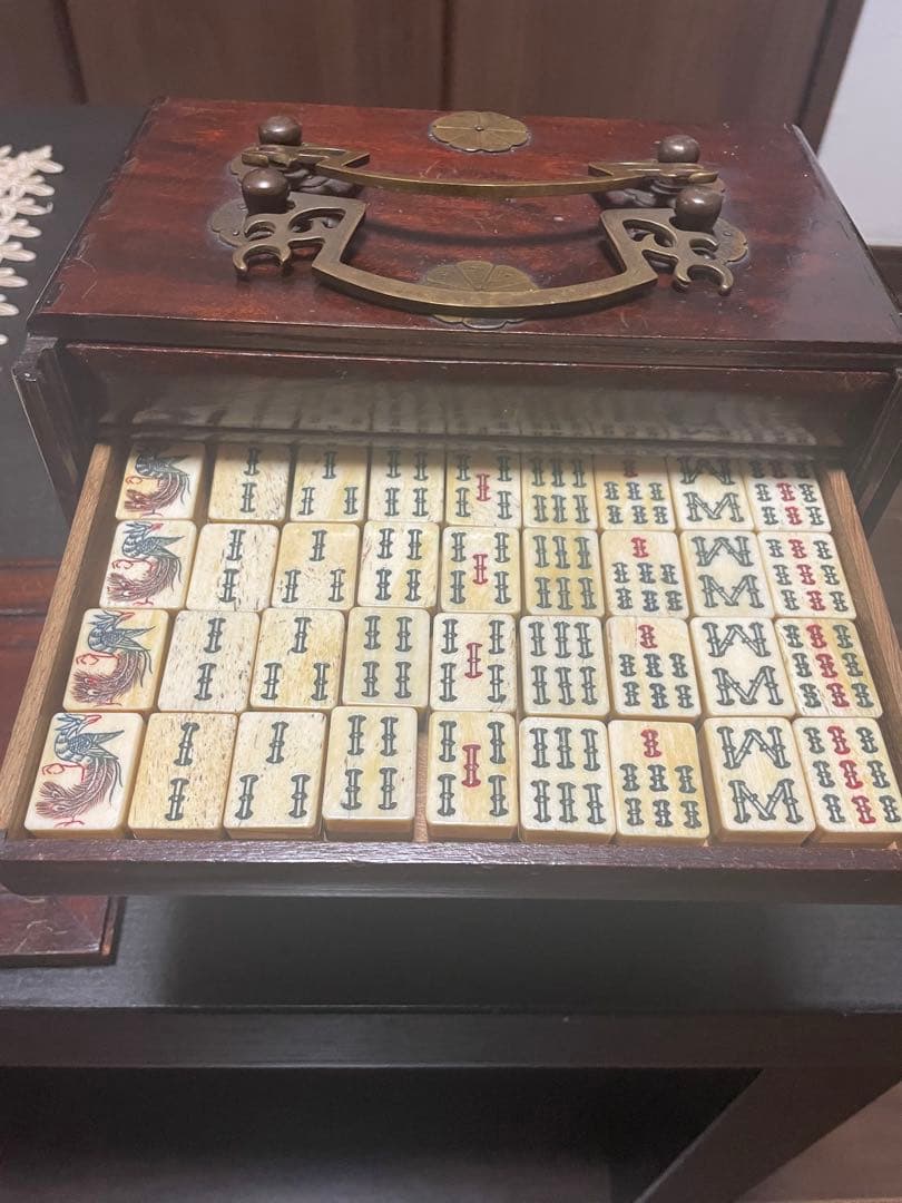 超レア超レトロ木製麻雀箱 伝統時代モノ&麻雀牌 ※骨牌背竹牌　※骨董品