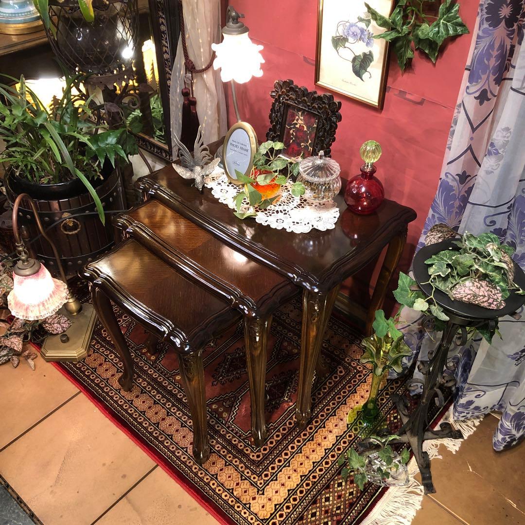 ヴィンテージ ブリティッシュ　アンティーク　３連　猫脚　ネストテーブル