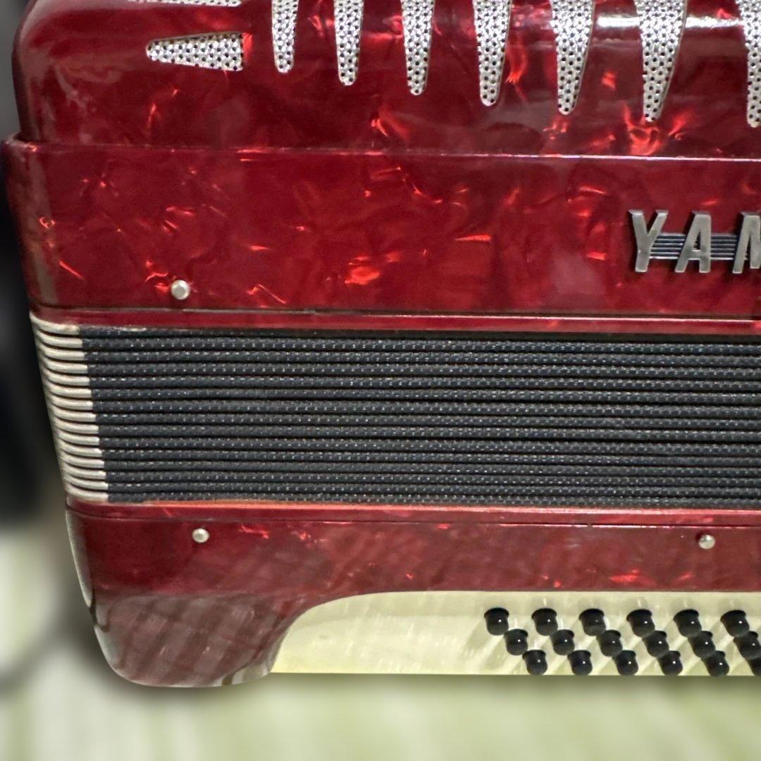 ヤマハ　YAMAHA アコーディオン　ピアノ　鍵盤　楽器　演奏　赤　ソフトケース