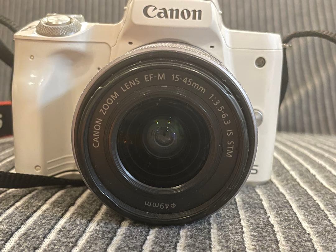 Canon EOS Kiss M ボディ&標準ズームレンズ