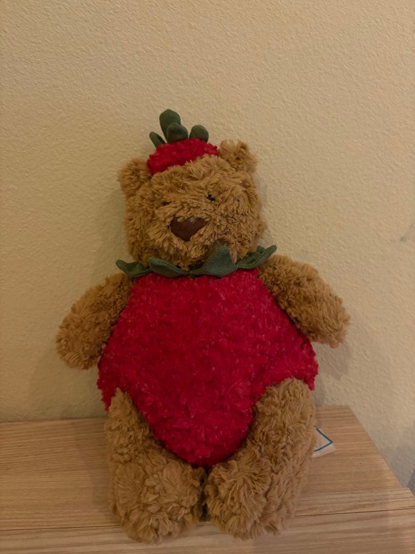 クマ　いちご　bear 新品