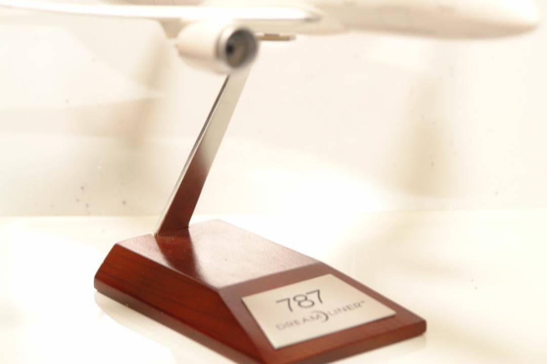 JAL ボーイング787 飛行機模型 1/200