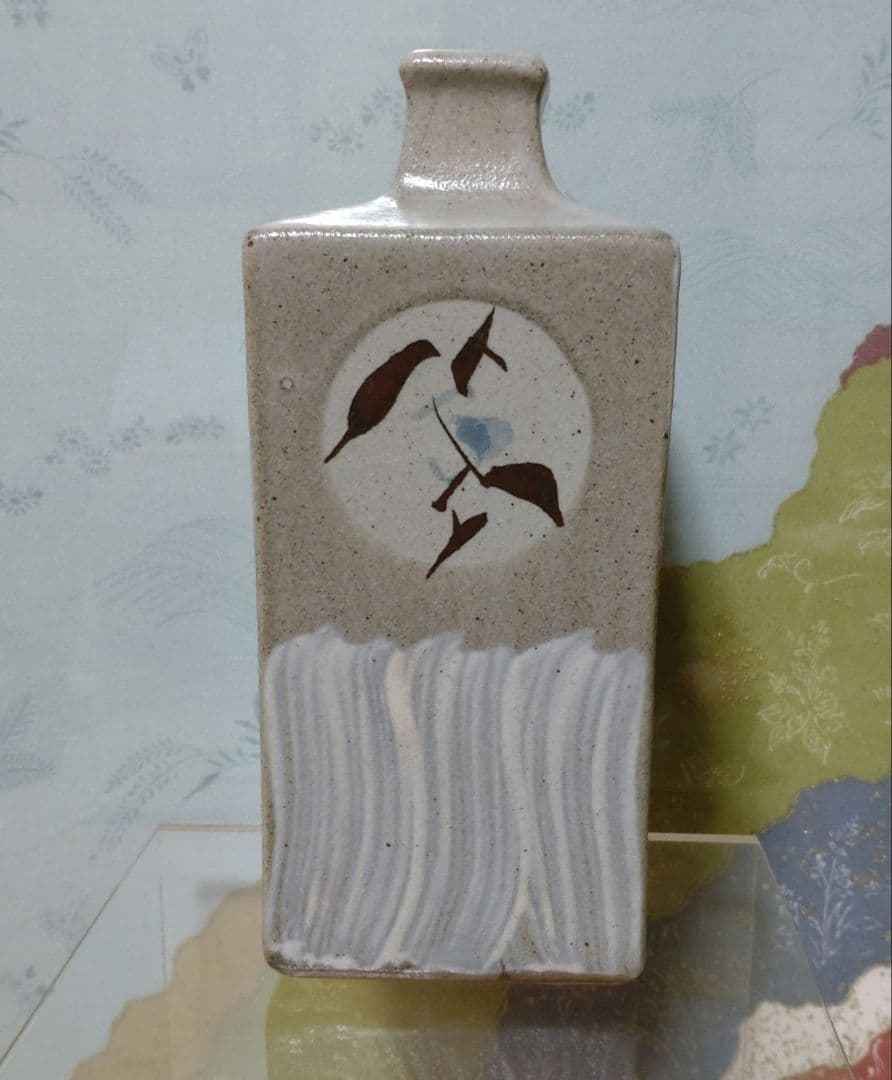益子『明石庄作』刷毛目鉄絵花紋角瓶