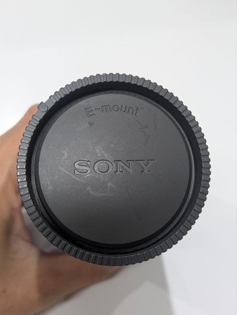 ソニーのミラーレス一眼 α5100　望遠ズームレンズ付き