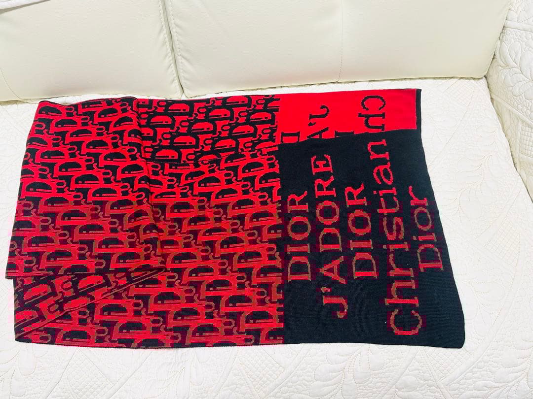 美品☆ロゴ マフラー ☆赤黒リバーシブル男女兼用ウール素材